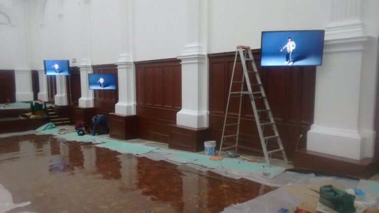6 Pantallas de 50” en el Aula Magna de la UAEMex